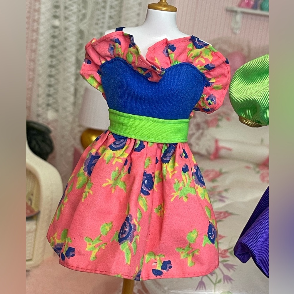 Barbie fashions (city lights, easy, living, fashion pack) willing to separate - Picture 4 of 5